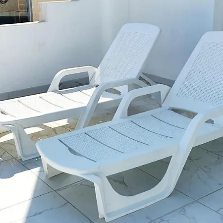 Evachrist In Close To The Beach Daire *